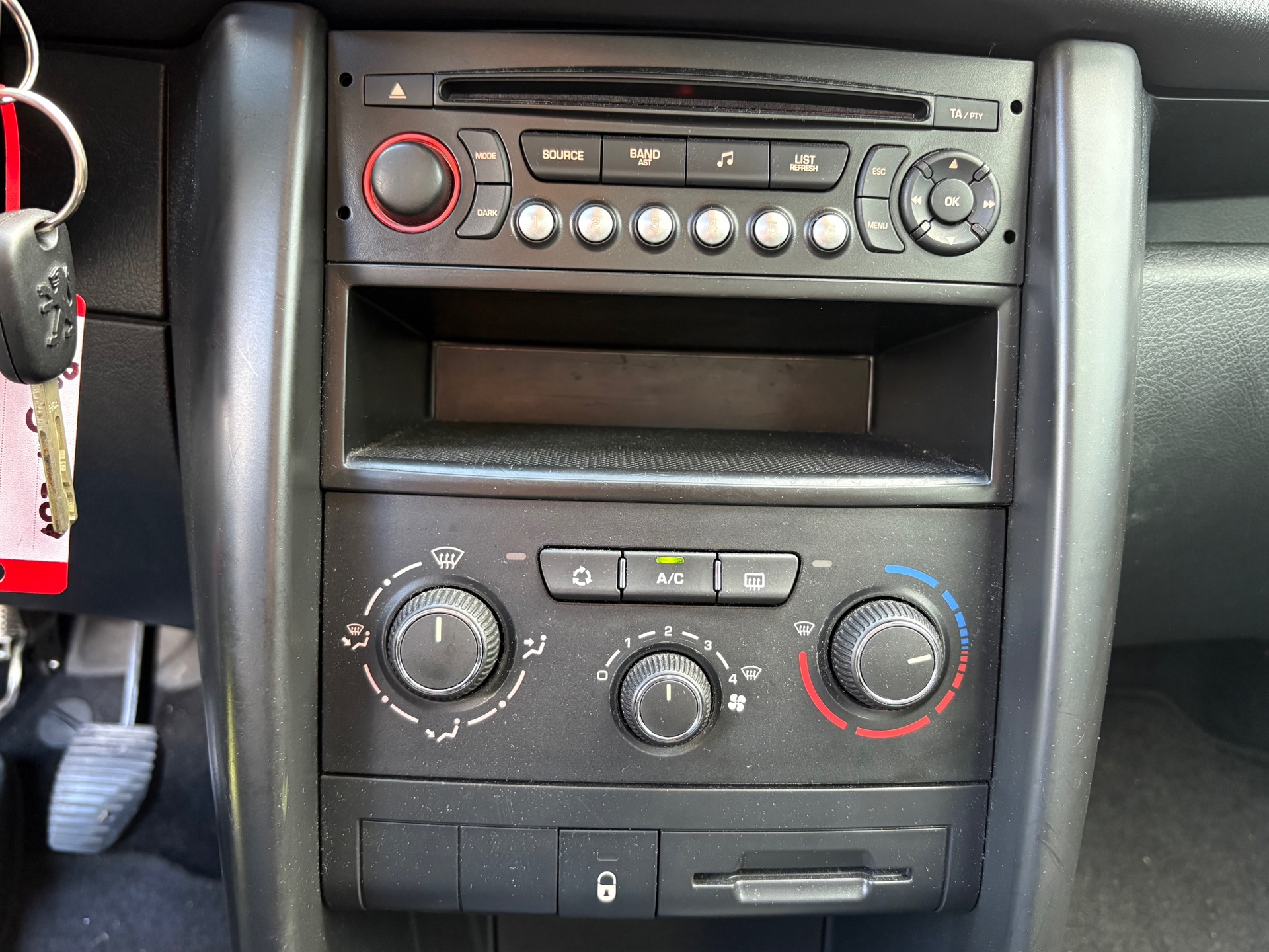 48398665-22.jpg