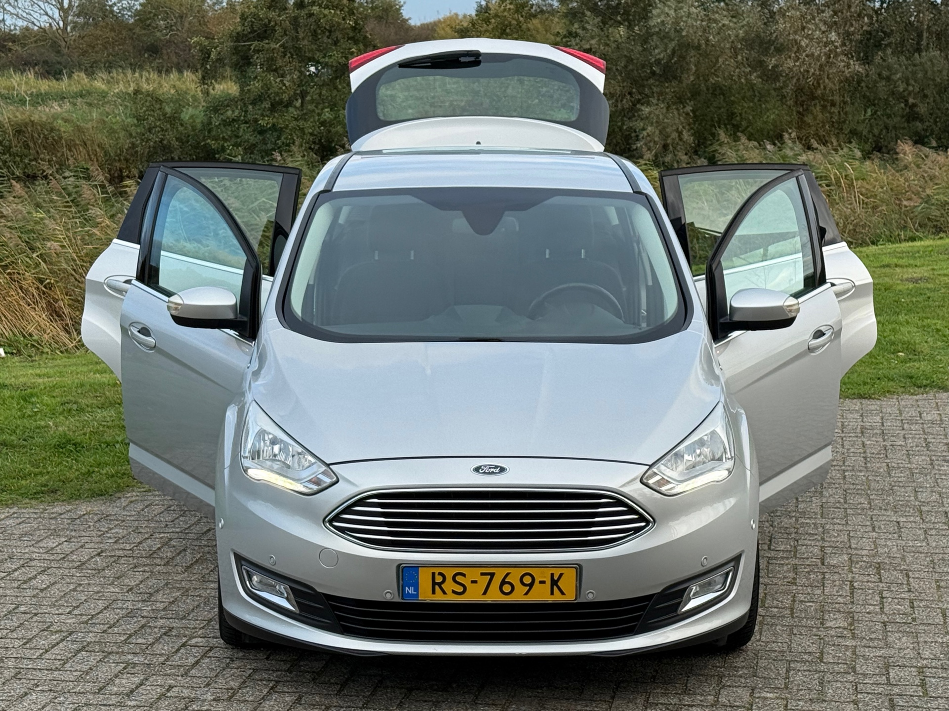 48550804-30.jpg