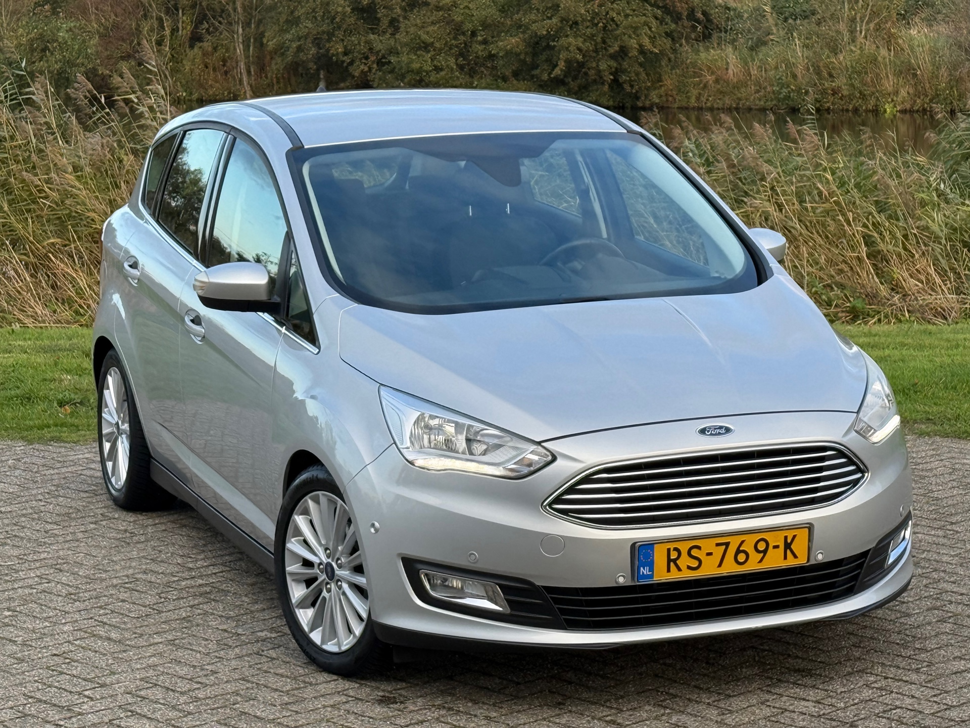 48550804-31.jpg