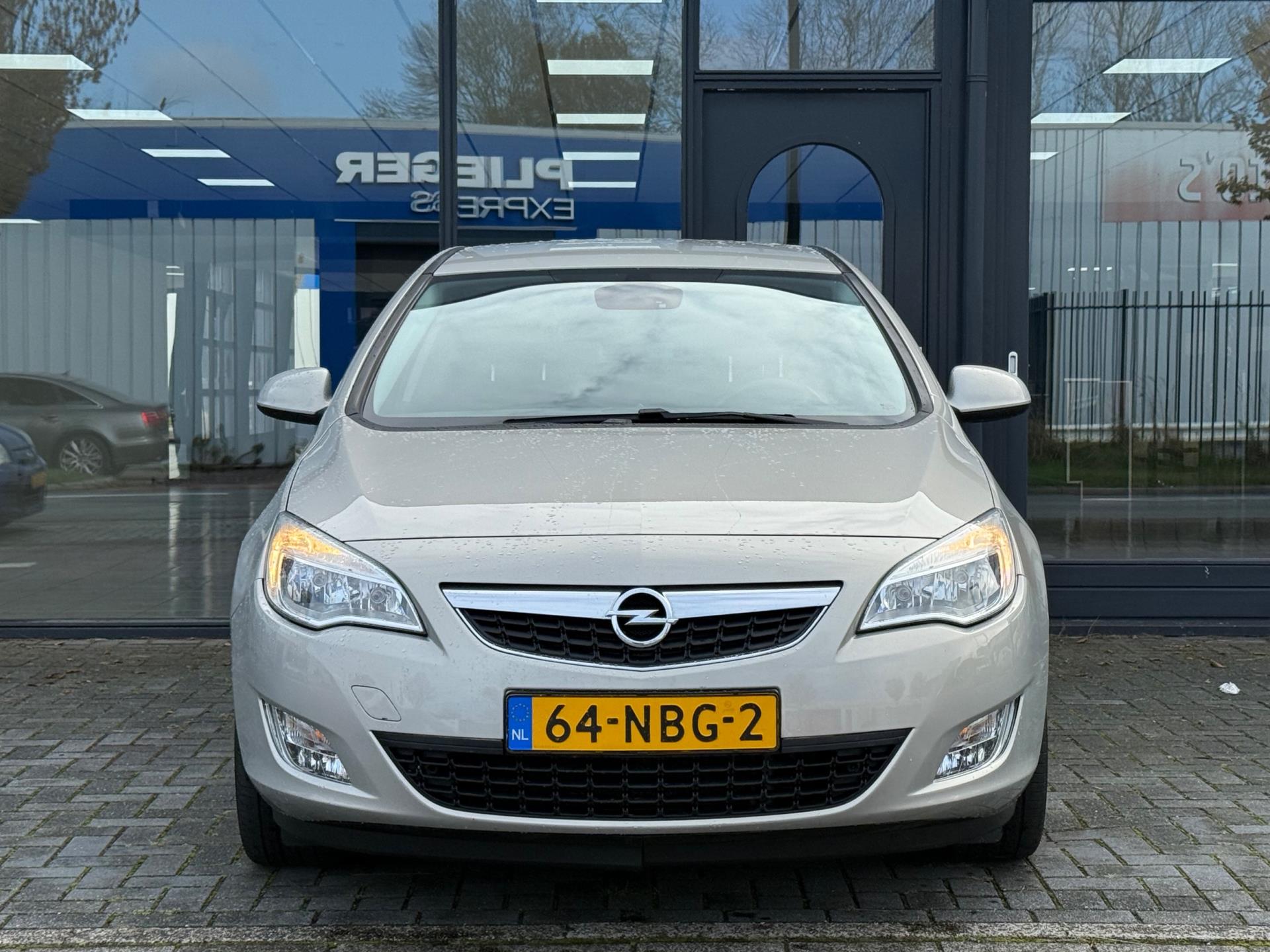 48554541-20.jpg