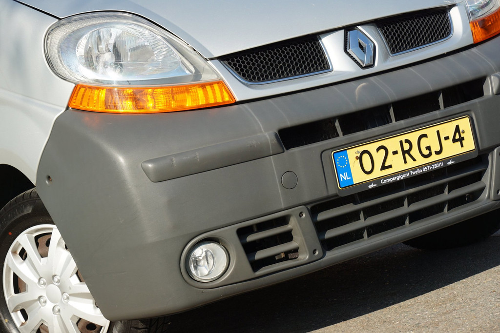 52018102