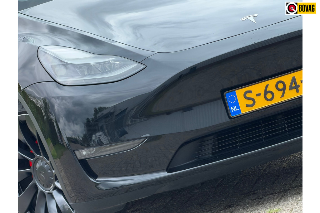56524152